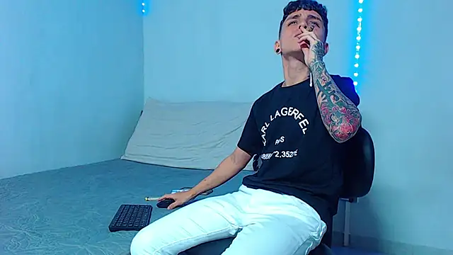 mikecoper 23 online show from December 31, 11:49 pm