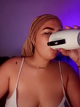 Snapshot of Celeste_camila18 chatting on March 27, 7:58 am Celeste camila18 online show from March 27, 7:58 am