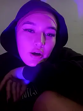 Snapshot of Celeste_camila18 chatting on April 4, 6:55 am Celeste camila18 online show from April 4, 6:55 am