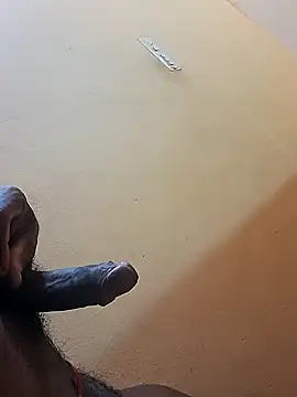 Snapshot of uthaman2271 chatting on December 6, 6:06 pm uthaman2271 online show from December 6, 6:06 pm