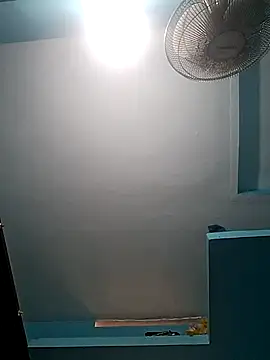 Snapshot of uthaman2271 chatting on February 28, 2:09 am uthaman2271 online show from February 28, 2:09 am