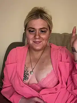 Blondiee3088 online show from January 8, 12:49 am