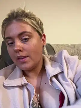 Blondiee3088 online show from January 21, 3:54 pm