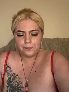 Blondiee3088 online show from February 2, 3:32 am