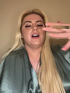 Blondiee3088 online show from February 27, 11:37 pm