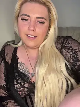 Blondiee3088 online show from March 7, 4:00 pm