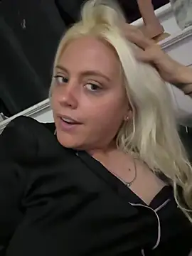 Blondiee3088 online show from September 15, 4:01 am