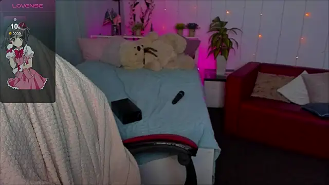 Makima lee online show from December 8, 7:32 pm