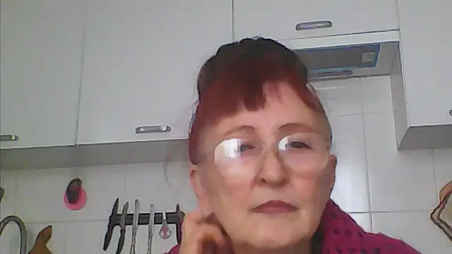 Snapshot of TanyaSweet634 chatting on October 3, 6:21 am TanyaSweet634 online show from October 3, 6:21 am