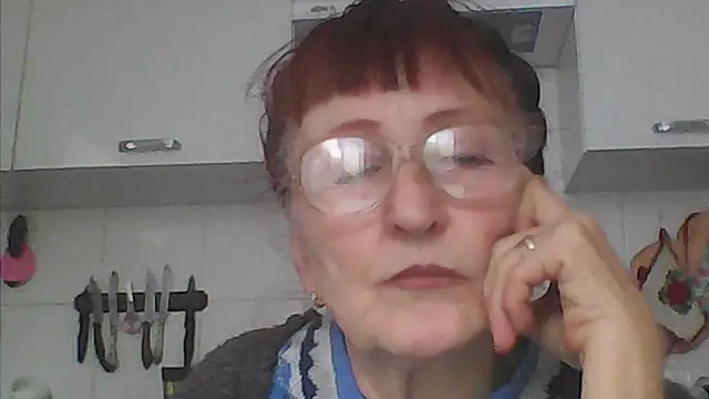 Snapshot of TanyaSweet634 chatting on October 15, 5:29 am TanyaSweet634 online show from October 15, 5:29 am