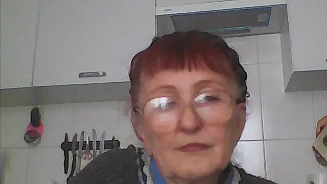 Snapshot of TanyaSweet634 chatting on October 17, 9:23 am TanyaSweet634 online show from October 17, 9:23 am