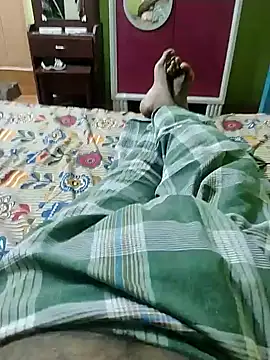 Snapshot of Tamilandteluguboy14 chatting on January 5, 6:24 pm Tamilandteluguboy14 online show from January 5, 6:24 pm