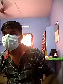 Snapshot of Tamilandteluguboy14 chatting on January 25, 9:15 am Tamilandteluguboy14 online show from January 25, 9:15 am