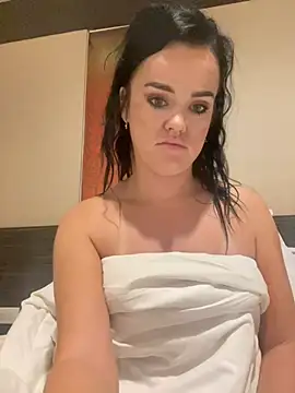 English-Chloe96 online show from February 2, 6:23 am