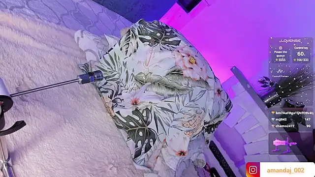 amandaaJones  online show from January 7, 10:41 pm