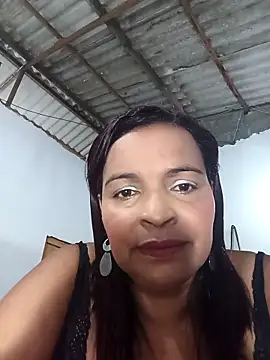 Snapshot of _violetta_- chatting on April 22, 12:57 am violetta - online show from April 22, 12:57 am