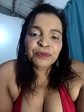 Snapshot of _violetta_- chatting on April 30, 11:42 pm violetta - online show from April 30, 11:42 pm
