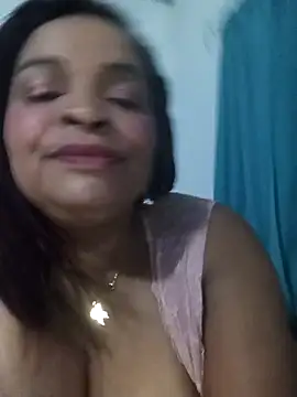 Snapshot of _violetta_- chatting on May 12, 1:03 am violetta - online show from May 12, 1:03 am