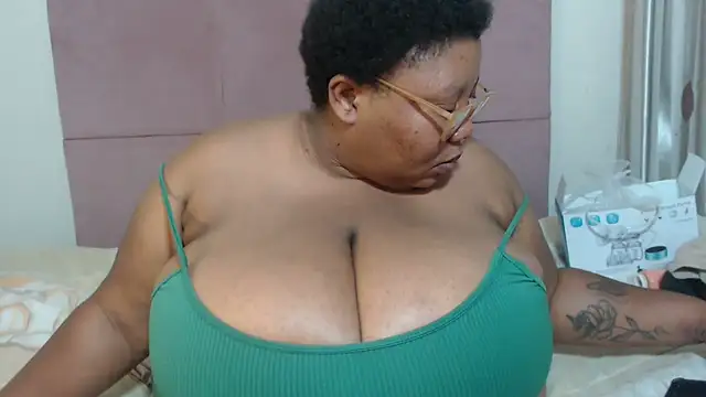 DAIRYBELLELIZxx online show from December 13, 5:21 pm