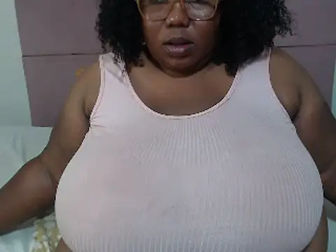 DAIRYBELLELIZxx online show from January 8, 7:24 pm