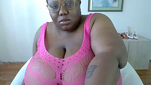 Snapshot of DAIRYBELLELIZxx chatting on October 25, 5:48 am DAIRYBELLELIZxx online show from October 25, 5:48 am