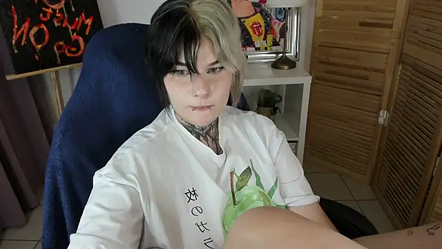 Snapshot of mekurisu chatting on July 7, 7:23 am mekurisu online show from July 7, 7:23 am