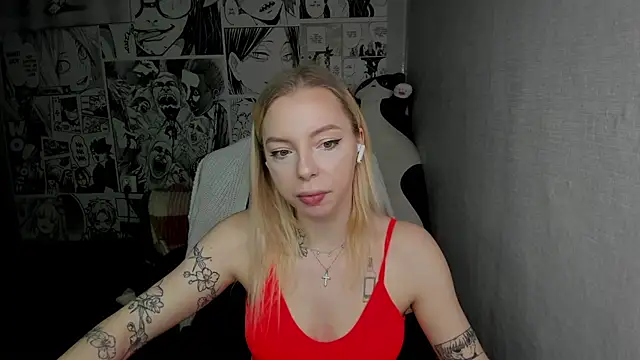 Snapshot of Martha_Cameron chatting on December 7, 10:06 pm Martha Cameron online show from December 7, 10:06 pm