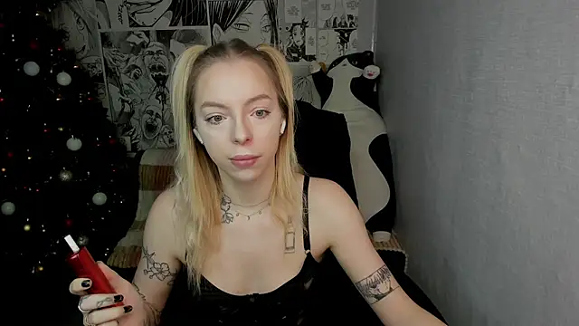 Snapshot of Martha_Cameron chatting on December 20, 8:34 pm Martha Cameron online show from December 20, 8:34 pm