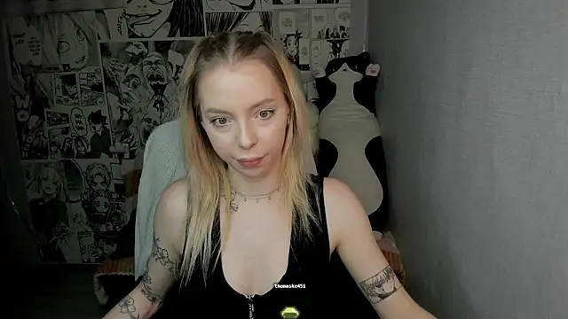 Snapshot of Martha_Cameron chatting on February 3, 11:58 pm Martha Cameron online show from February 3, 11:58 pm