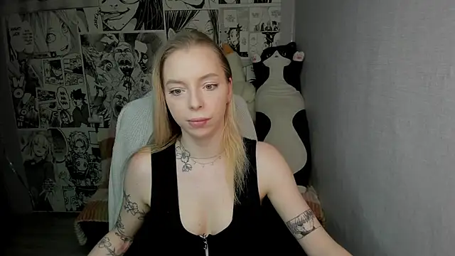 Snapshot of Martha_Cameron chatting on February 4, 3:00 am Martha Cameron online show from February 4, 3:00 am