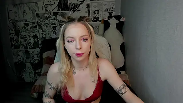 Snapshot of Martha_Cameron chatting on February 13, 11:15 pm Martha Cameron online show from February 13, 11:15 pm