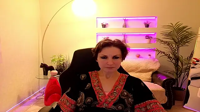 Snapshot of AuroraScript chatting on November 19, 8:20 pm AuroraScript online show from November 19, 8:20 pm