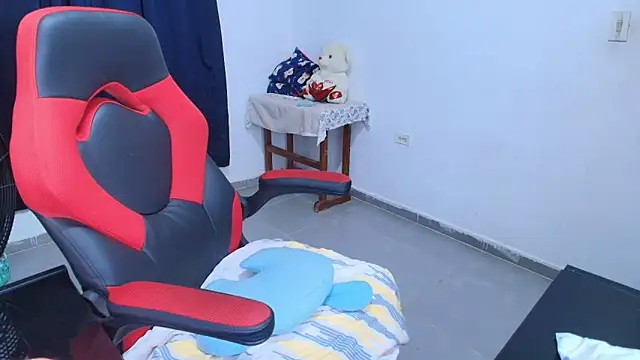 Snapshot of italy___boobs chatting on September 28, 2:28 am italy boobs online show from September 28, 2:28 am