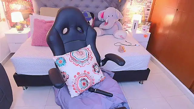 Snapshot of italy___boobs chatting on October 24, 4:36 pm italy boobs online show from October 24, 4:36 pm