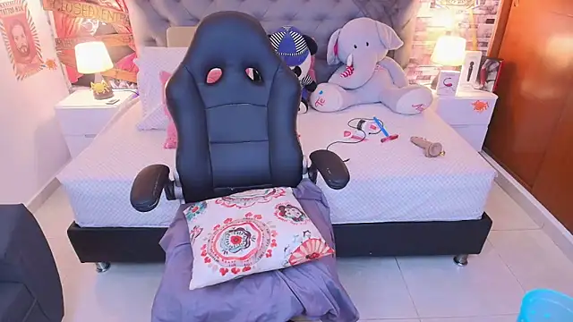 Snapshot of italy___boobs chatting on October 27, 12:15 am italy boobs online show from October 27, 12:15 am