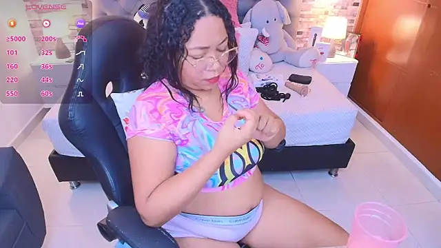 Snapshot of italy___boobs chatting on November 10, 12:53 am italy boobs online show from November 10, 12:53 am