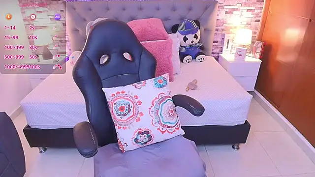 Snapshot of italy___boobs chatting on November 14, 10:58 am italy boobs online show from November 14, 10:58 am