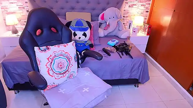 Snapshot of italy___boobs chatting on November 26, 8:15 am italy boobs online show from November 26, 8:15 am