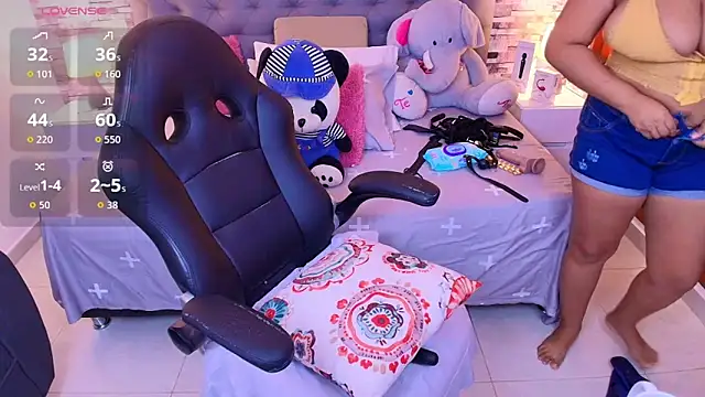 Snapshot of italy___boobs chatting on November 29, 5:05 pm italy boobs online show from November 29, 5:05 pm