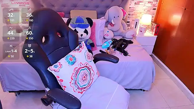 Snapshot of italy___boobs chatting on November 30, 4:55 pm italy boobs online show from November 30, 4:55 pm