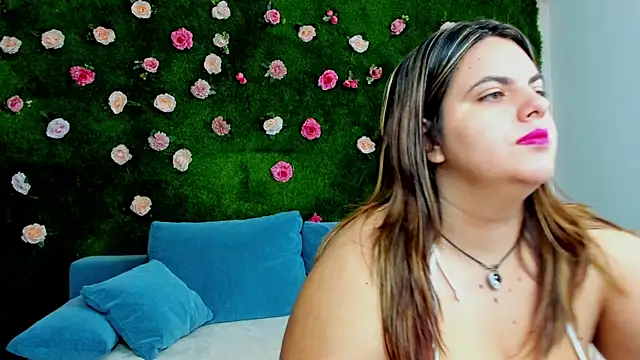 Snapshot of Huge_Titties_ chatting on October 15, 7:14 pm Huge Titties  online show from October 15, 7:14 pm