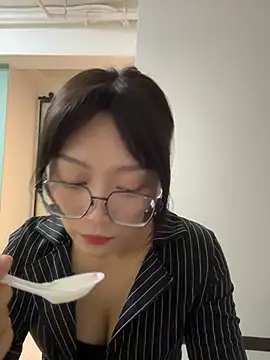 wt0314 online show from February 28, 1:45 pm