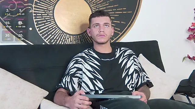 Tiger Savage online show from December 15, 8:47 pm