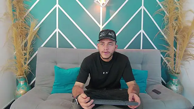 Tiger Savage online show from February 17, 8:58 pm