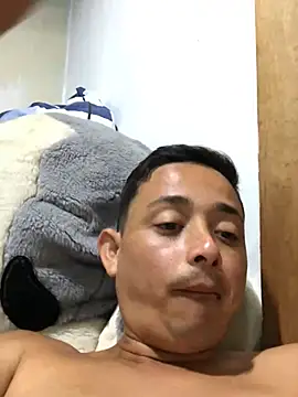 isacalejandroo online show from December 21, 2:52 am