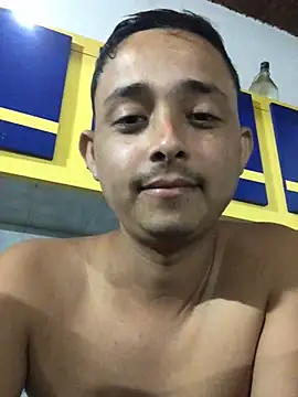 isacalejandroo online show from December 22, 11:09 pm