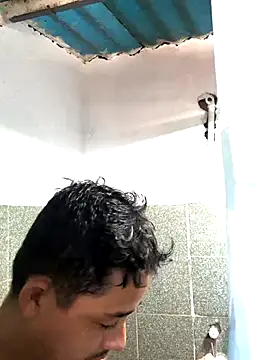 isacalejandroo online show from September 29, 5:18 pm