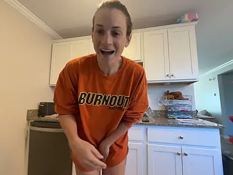 MissSwitch online show from September 30, 1:38 pm