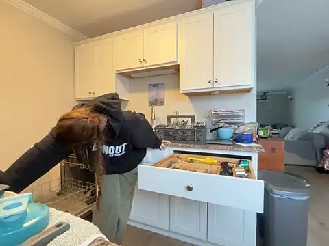 MissSwitch online show from December 16, 1:38 pm