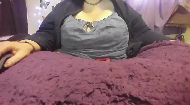 Alli Kat online show from January 4, 6:30 pm